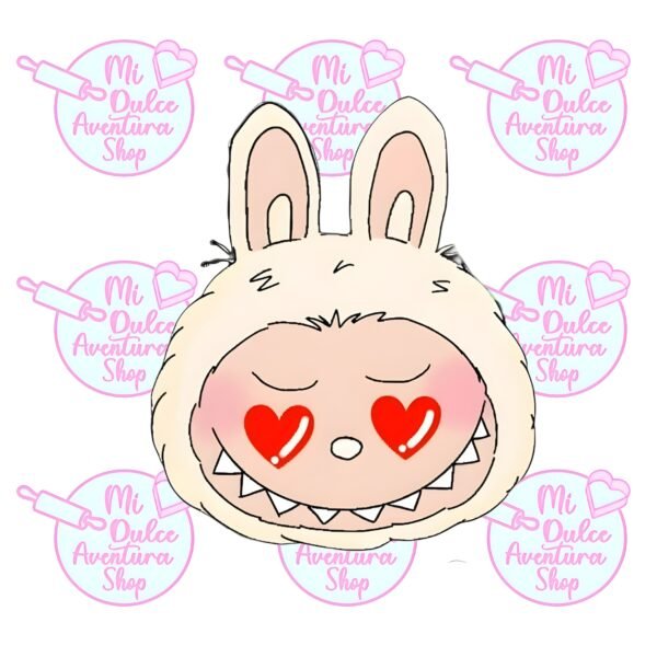 Labubu ojos corazón
